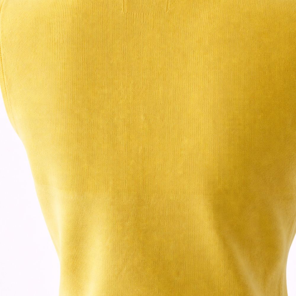 Blusa Amarilla con Botones Delicados
